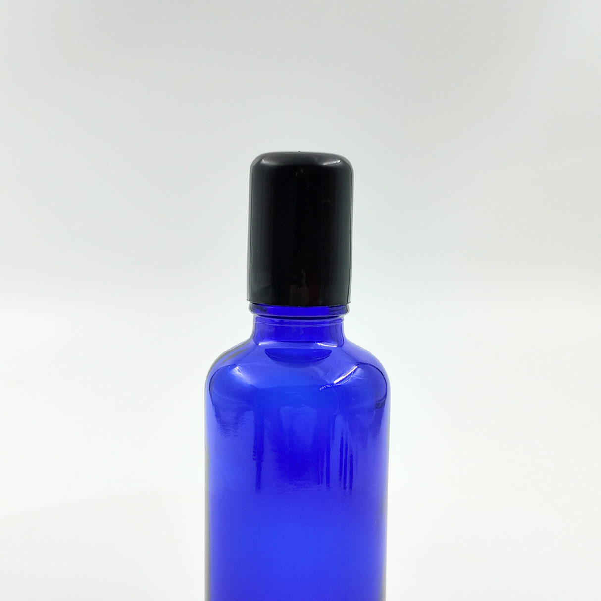 18mm Roller Ball with Cap - Black