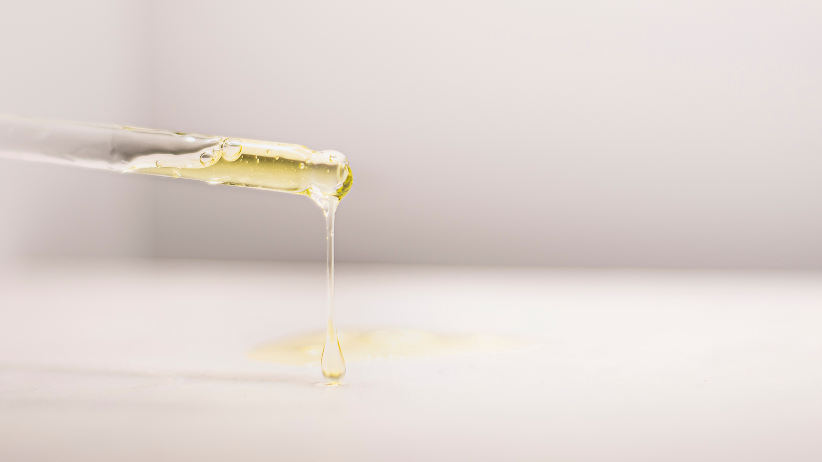 Cold-pressed, hexane-free castor oil: Nature's golden oil with various hair, skin, and wellbeing benefits!