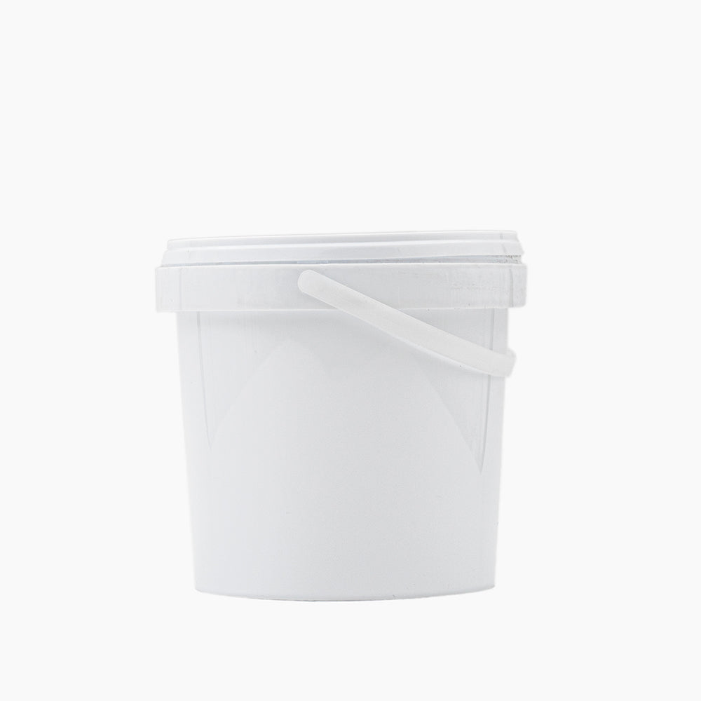 White plastic bucket with lid – 1L size