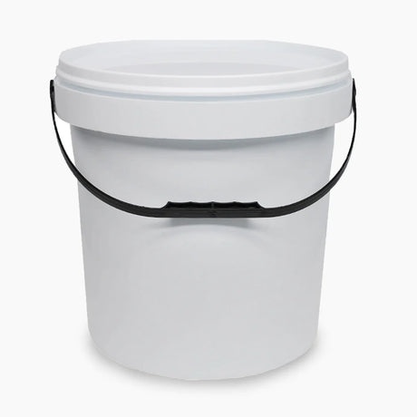 White plastic bucket with lid – 20L size