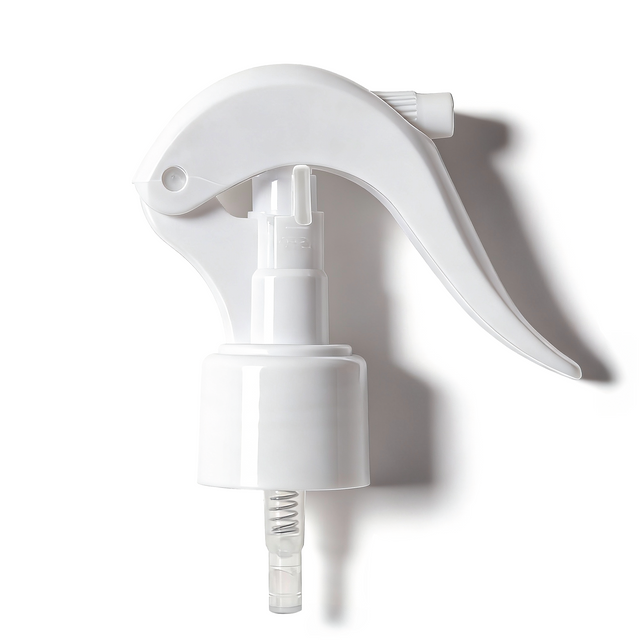 White 24 mm trigger spray closure for plastic bottles, ideal for cleaning products, disinfectants and liquid household packaging